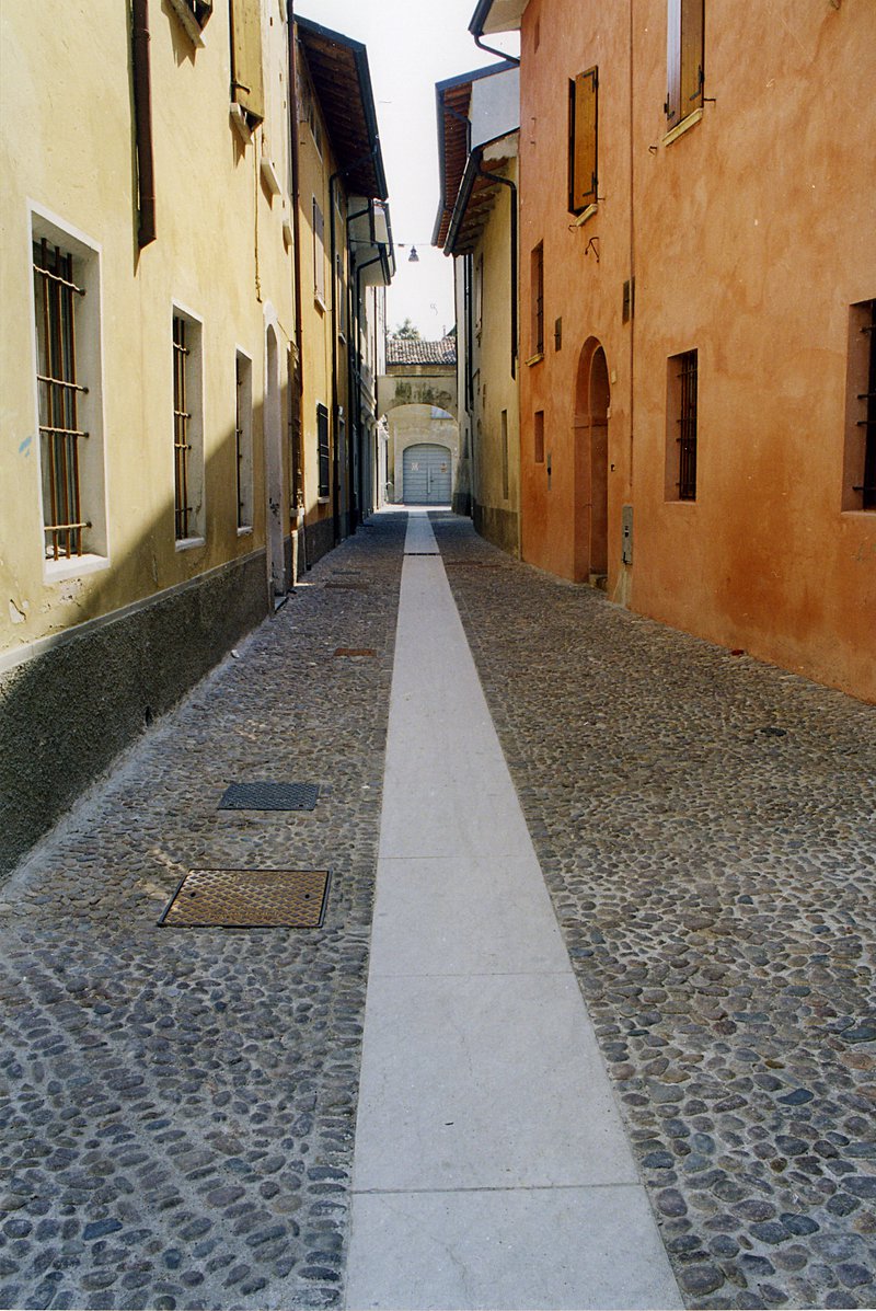 Piazza Castelvecchio a Castel Goffredo 2