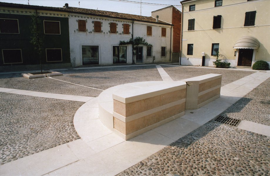 Piazza Castelvecchio a Castel Goffredo 3