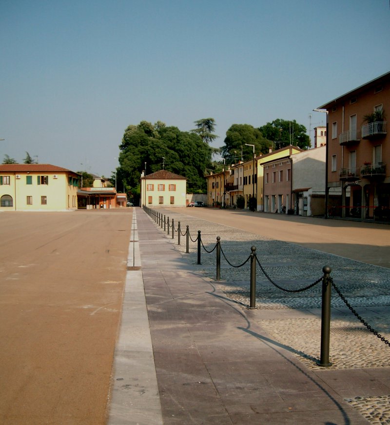 Piazza Martiri della Liberazione 6