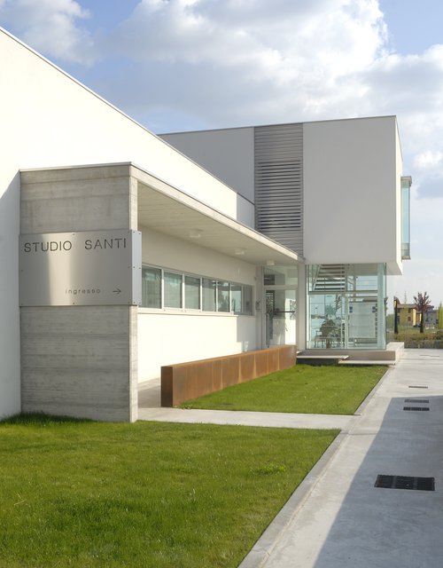 Edificio direzionale Studio Santi, in Castel Goffredo (MN) 3